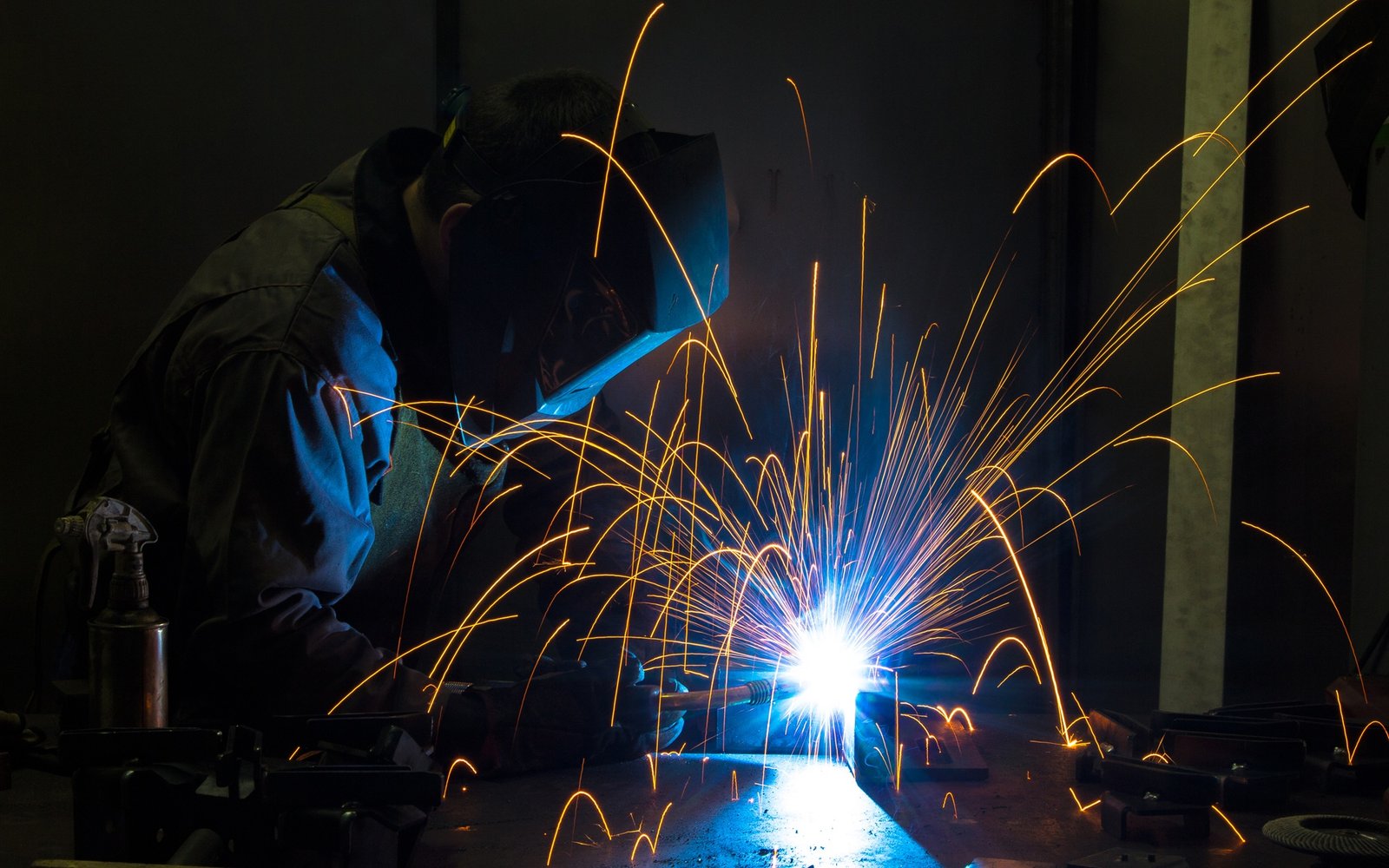 Contoh area layanan welding dan machining